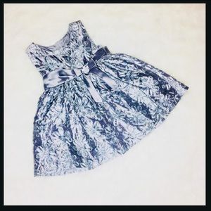 MAVEANDMEME.COM • DRESSUP@MAVEANDMEME.COM